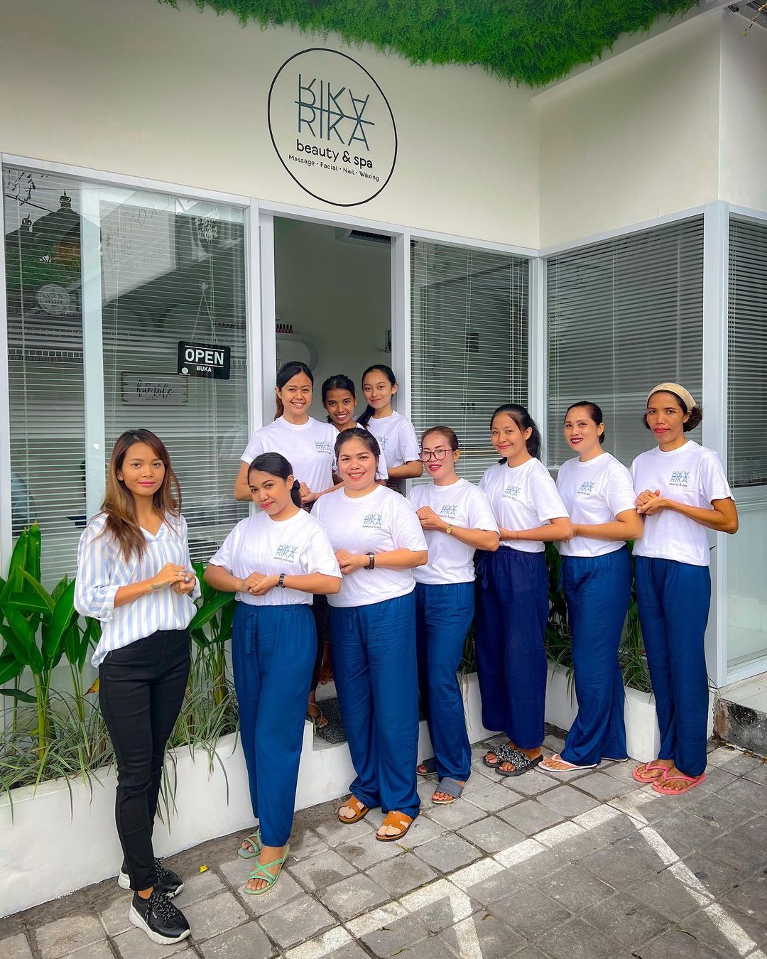 Alorra Beauty Salon Team